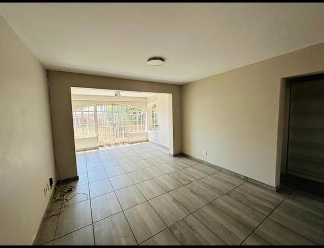 2 BEDROOM APARTMENT FOR SALE IN LAMBTON